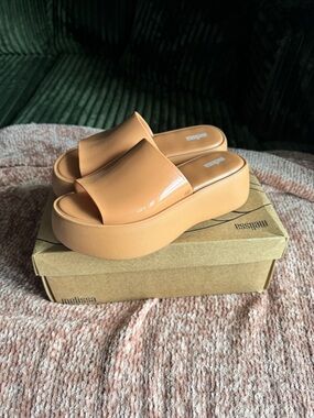 brand new Melissa Becky platform sandals size 7